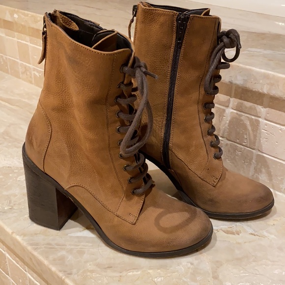 Size 7 boutique 9 booties - Picture 2 of 3